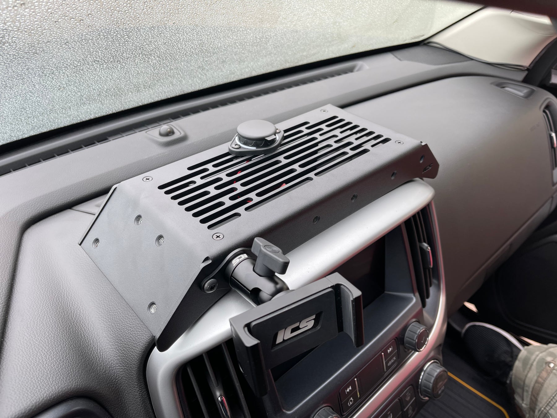 Chevy Colorado/GMC Canyon Dash Mount (Bose compatible)